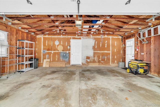 2140 W Drahner Road, Oxford Charter Township, MI 48371