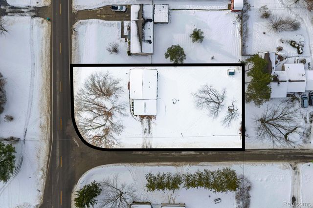 2140 W Drahner Road, Oxford Charter Township, MI 48371