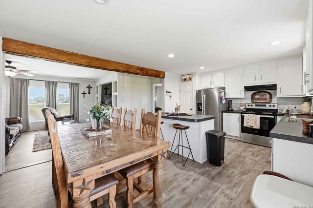 17106 GRIFFIN RD, Atascosa, TX 78002