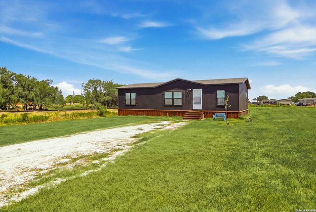 17106 GRIFFIN RD, Atascosa, TX 78002