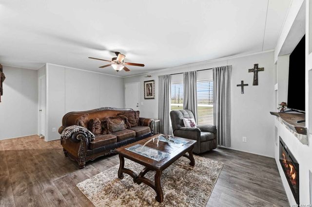 17106 GRIFFIN RD, Atascosa, TX 78002