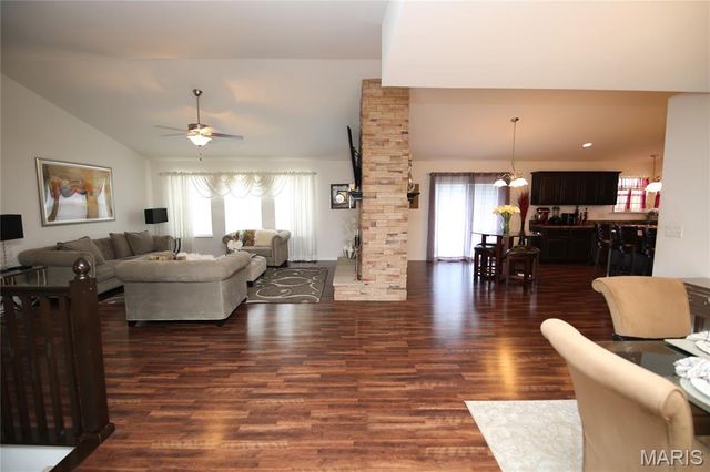 1101 Olde Lantern Lane, Belleville, IL 62223