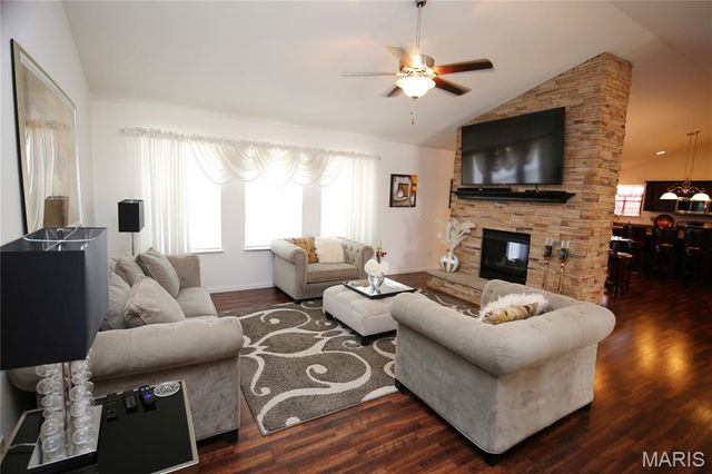 1101 Olde Lantern Lane, Belleville, IL 62223