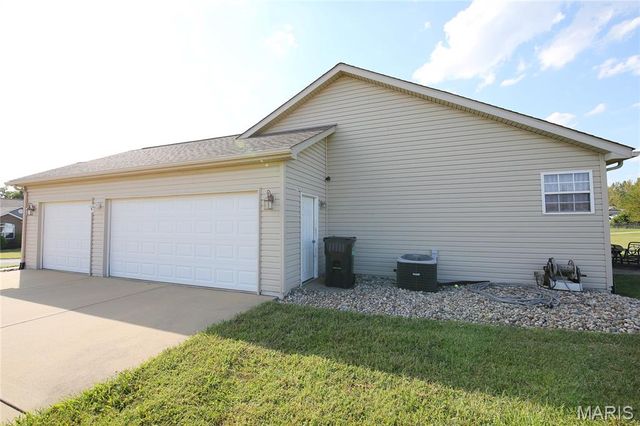1101 Olde Lantern Lane, Belleville, IL 62223
