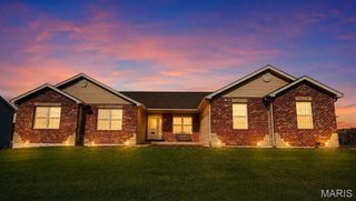 1101 Olde Lantern Lane, Belleville, IL 62223