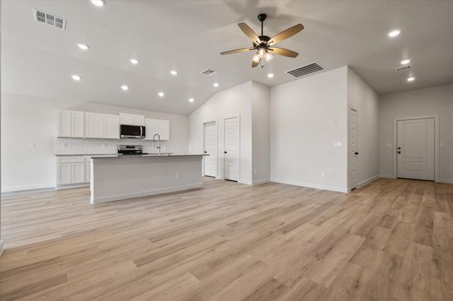 703 E 30th Street, Wolfforth, TX 79382