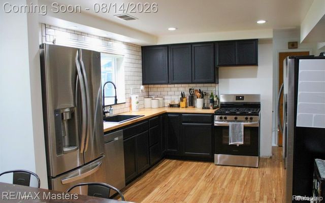 31686 Hazel Street, Rockwood, MI 48173