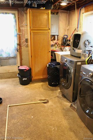 31686 Hazel Street, Rockwood, MI 48173