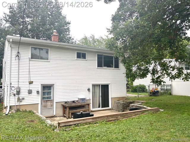 31686 Hazel Street, Rockwood, MI 48173