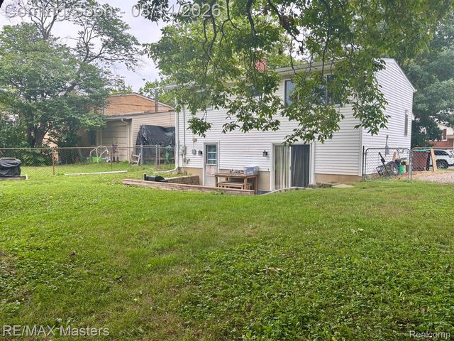 31686 Hazel Street, Rockwood, MI 48173