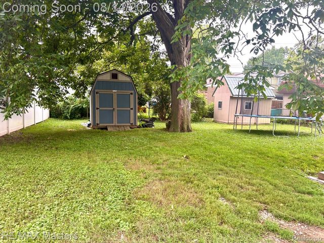 31686 Hazel Street, Rockwood, MI 48173