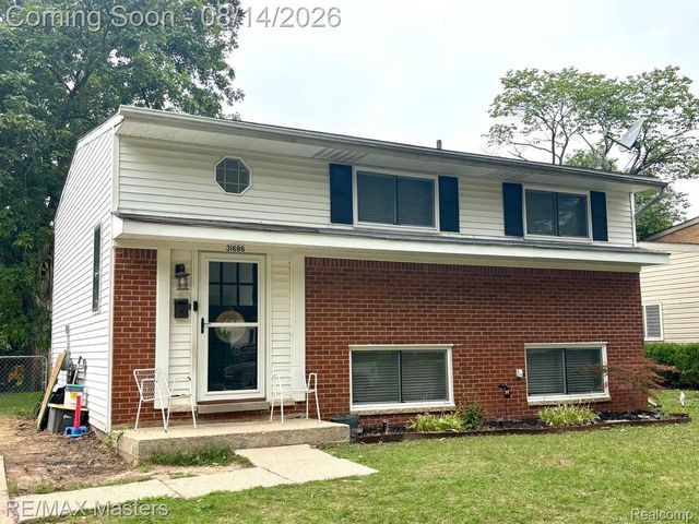 31686 Hazel Street, Rockwood, MI 48173