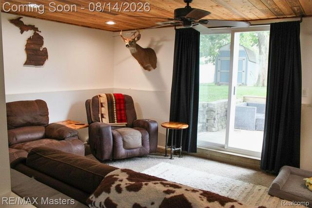 31686 Hazel Street, Rockwood, MI 48173