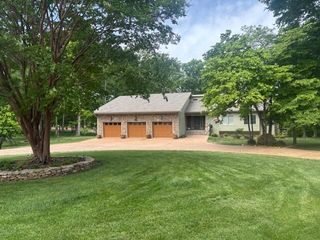 1018 Bunker Ridge, Soddy Daisy, TN 37379