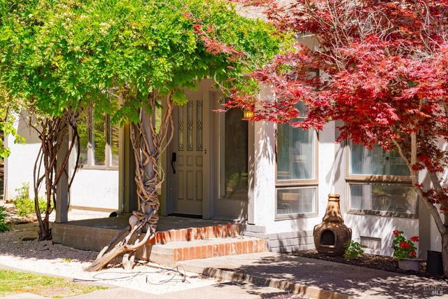 1275 Summit Lake Dr, Angwin, CA 94508