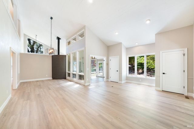 1275 Summit Lake Dr, Angwin, CA 94508