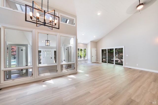 1275 Summit Lake Dr, Angwin, CA 94508