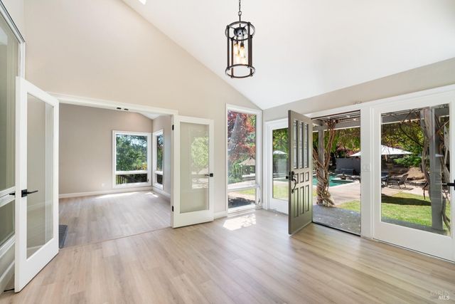 1275 Summit Lake Dr, Angwin, CA 94508