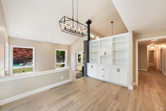 1275 Summit Lake Dr, Angwin, CA 94508