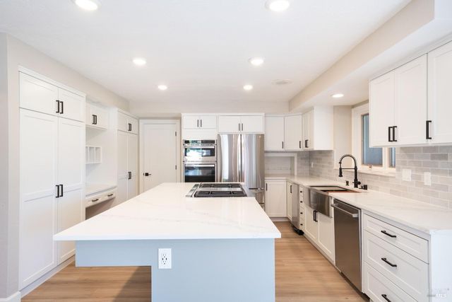 1275 Summit Lake Dr, Angwin, CA 94508