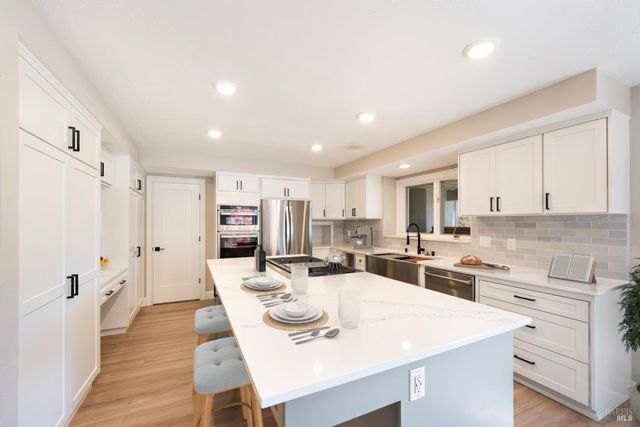 1275 Summit Lake Dr, Angwin, CA 94508