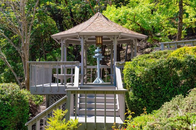 1275 Summit Lake Dr, Angwin, CA 94508