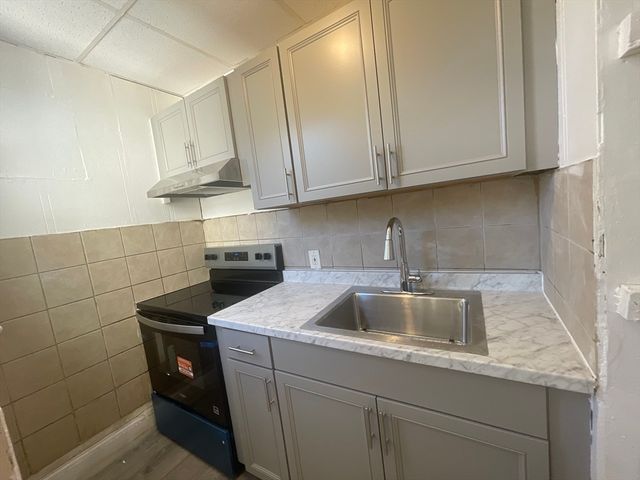 94 Chatham Street 2, Lynn, MA 01902