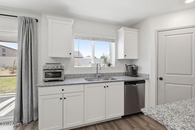 4384 W Ave J-5, Lancaster, CA 93536