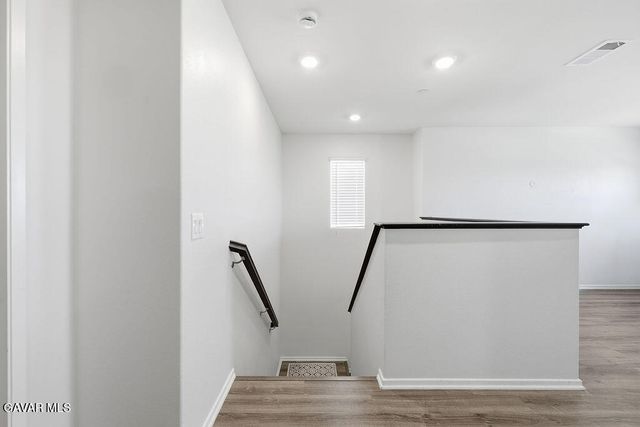 4384 W Ave J-5, Lancaster, CA 93536