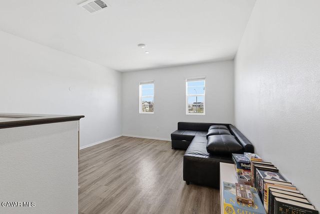 4384 W Ave J-5, Lancaster, CA 93536