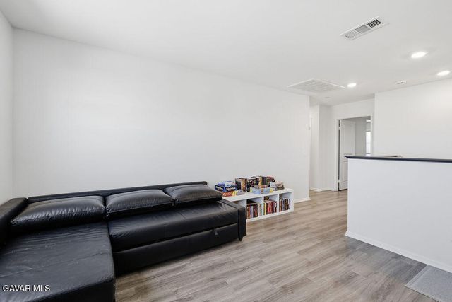4384 W Ave J-5, Lancaster, CA 93536