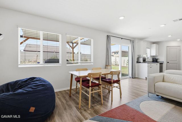 4384 W Ave J-5, Lancaster, CA 93536