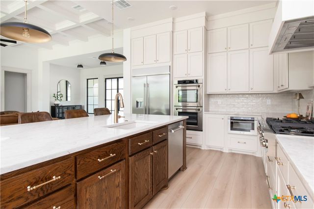 201 Bravo Vista Lane, Belton, TX 76513
