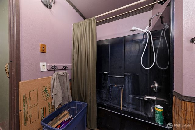 832 N Lake Cushman Road, Hoodsport, WA 98548