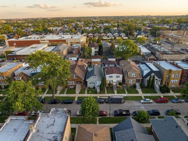 5135 W Melrose Street, Chicago, IL 60641