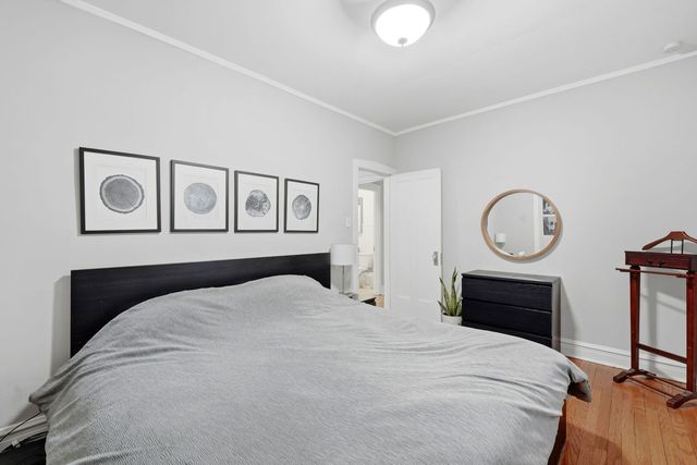 5135 W Melrose Street, Chicago, IL 60641