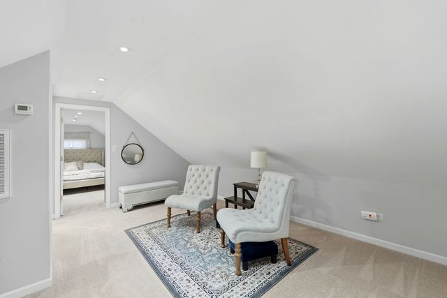 5135 W Melrose Street, Chicago, IL 60641