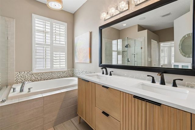 9816 ROYCE DRIVE, Tampa, FL 33626