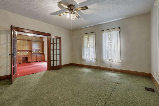 6135 Westfall Road SW, Lancaster, OH 43130