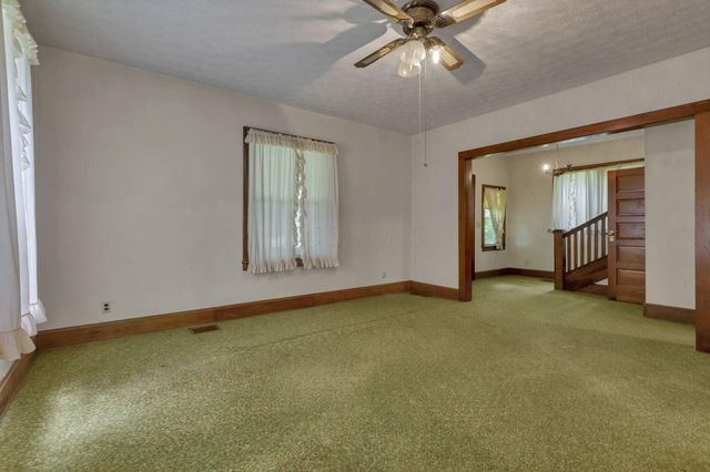 6135 Westfall Road SW, Lancaster, OH 43130