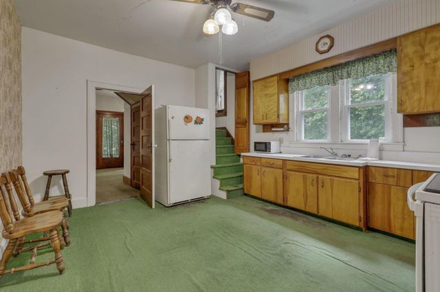 6135 Westfall Road SW, Lancaster, OH 43130