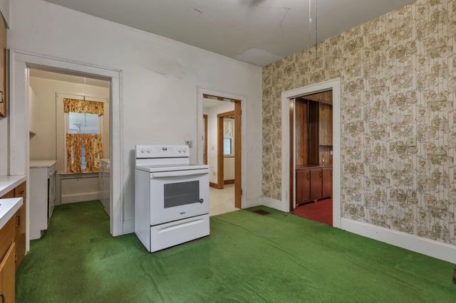6135 Westfall Road SW, Lancaster, OH 43130
