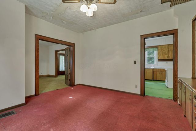 6135 Westfall Road SW, Lancaster, OH 43130