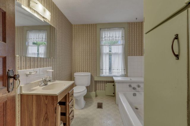 6135 Westfall Road SW, Lancaster, OH 43130