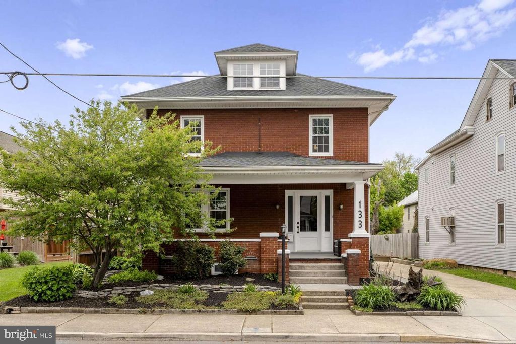 133 S GRANT ST, Manheim, PA 17545