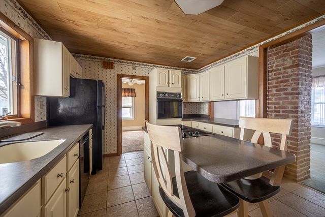 16 S Merrill St, Haverhill, MA 01835