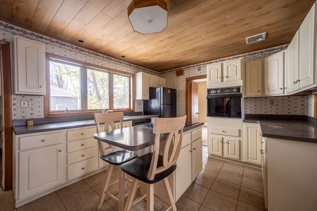 16 S Merrill St, Haverhill, MA 01835