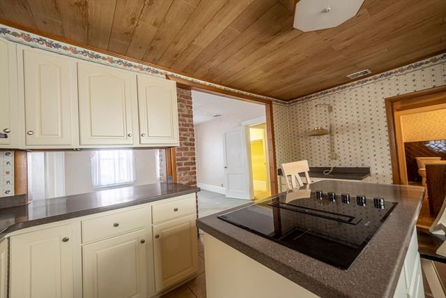 16 S Merrill St, Haverhill, MA 01835