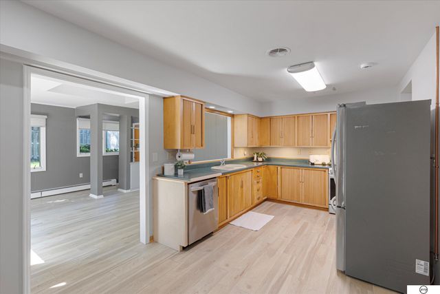 1822 N 52nd Street, Omaha, NE 68104