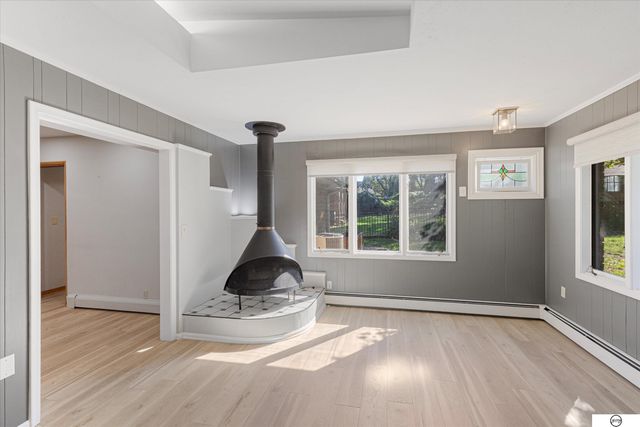 1822 N 52nd Street, Omaha, NE 68104